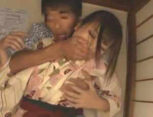 素人宿泊女性強姦｜温泉旅館で飲みすぎ寝ている浴衣美女を、ハメ犯して鬼ピストン