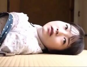 ヘンリー塚本｜彼の父親に強姦され、種付けまでされてしまい、ボロボロのJK彼女