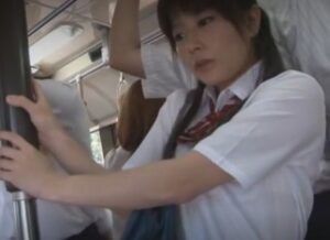 痴女JK逆痴漢｜女子校専用通学バスに間違えたフリして乗車したオジサン。可憐女子が逆に痴漢してきて、おチンポ挿入まで望んで・・・