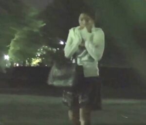 夜間OL強姦｜夜道を行く美女を襲って野外で肉便器レイプする性犯罪男たち