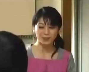 香坂菫｜人妻脅迫姦｜夫不在の自宅で、訪問してきたホームレスの男に無理やり犯されながらも、感じてしまう熟女