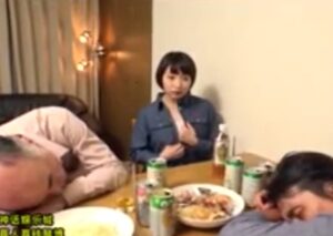 誘惑不倫妻｜旦那が眠った隙に、義弟のチンポをちゅばちゅぱフェラして・・・