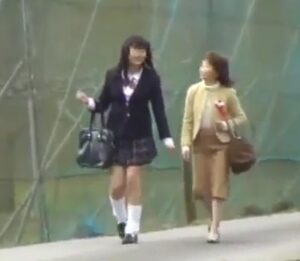 母娘×輪姦｜入学式の帰りJK娘と母親が複数の男に襲われ中出し強姦