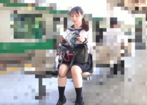 電車を待つセーラー服JKを車内で痴漢して、下車後も肉便器にして犯しまくる犯罪男