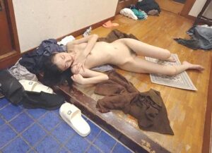 鳥羽いく×AVデビュー２作品目｜実家住まいのひよこ喪女×チンポジャンキー｜犯され願望があるロリ娘が、中年おじさんたちに輪姦される。肉便器凌辱でボロボロ