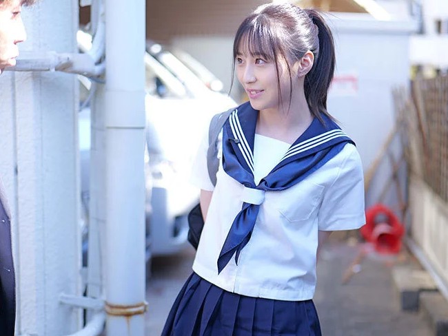 新木希空｜沼恋ひよこ少女×潮吹き痴漢｜車内で中年オヤジにセクハラ愛撫され絶えるロリJK。犯行は過激になり、だけど感じちゃって・・・