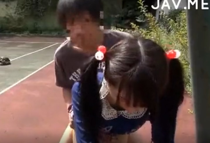 アウロリJC×青姦｜公園で見つけたパイパン少女を、中年激ヤバおやじたちがやりたい放題にハメ犯す