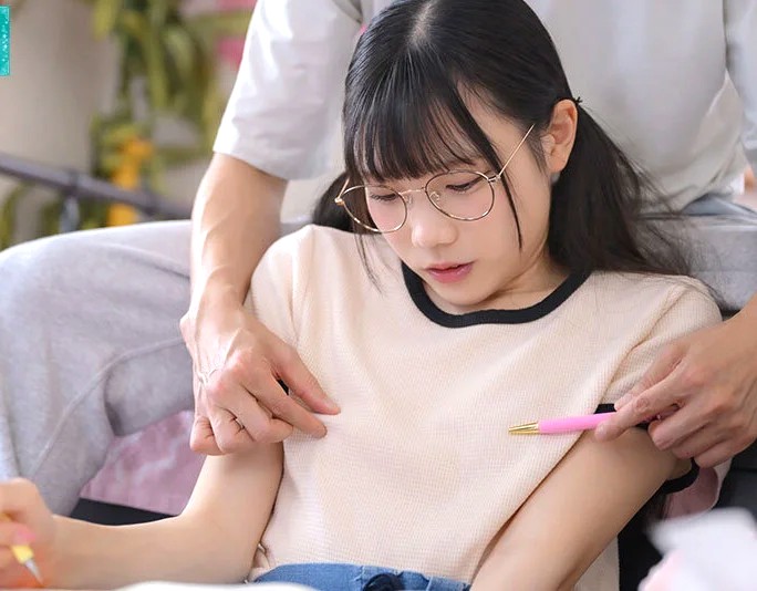 望実かなえ｜ひよこJC義妹×乳首ハラスメント調教×孕ませ近親相姦｜ちっぱいロリ妹を毎日、チクハラしまくる変態兄。最初は嫌みたいだったがヨダレを垂らし淫乱女子に豹変したｗ