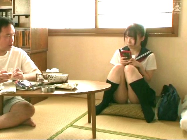 娘の友達×スケベ誘惑×逆痴漢｜娘のいない時に家に押しかけてきた娘の女友だち。俺（娘の父親）にベロチュウしてきて、押し倒すんだがｗ