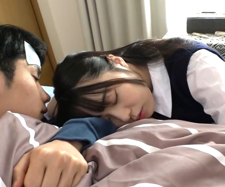 近親相姦｜ひよこ妹の可愛い寝顔をオカズにオナニーしていた変態兄。目覚めたJK妹に見つかり『素股だけでいいなら・・・』と言われた兄が・・・